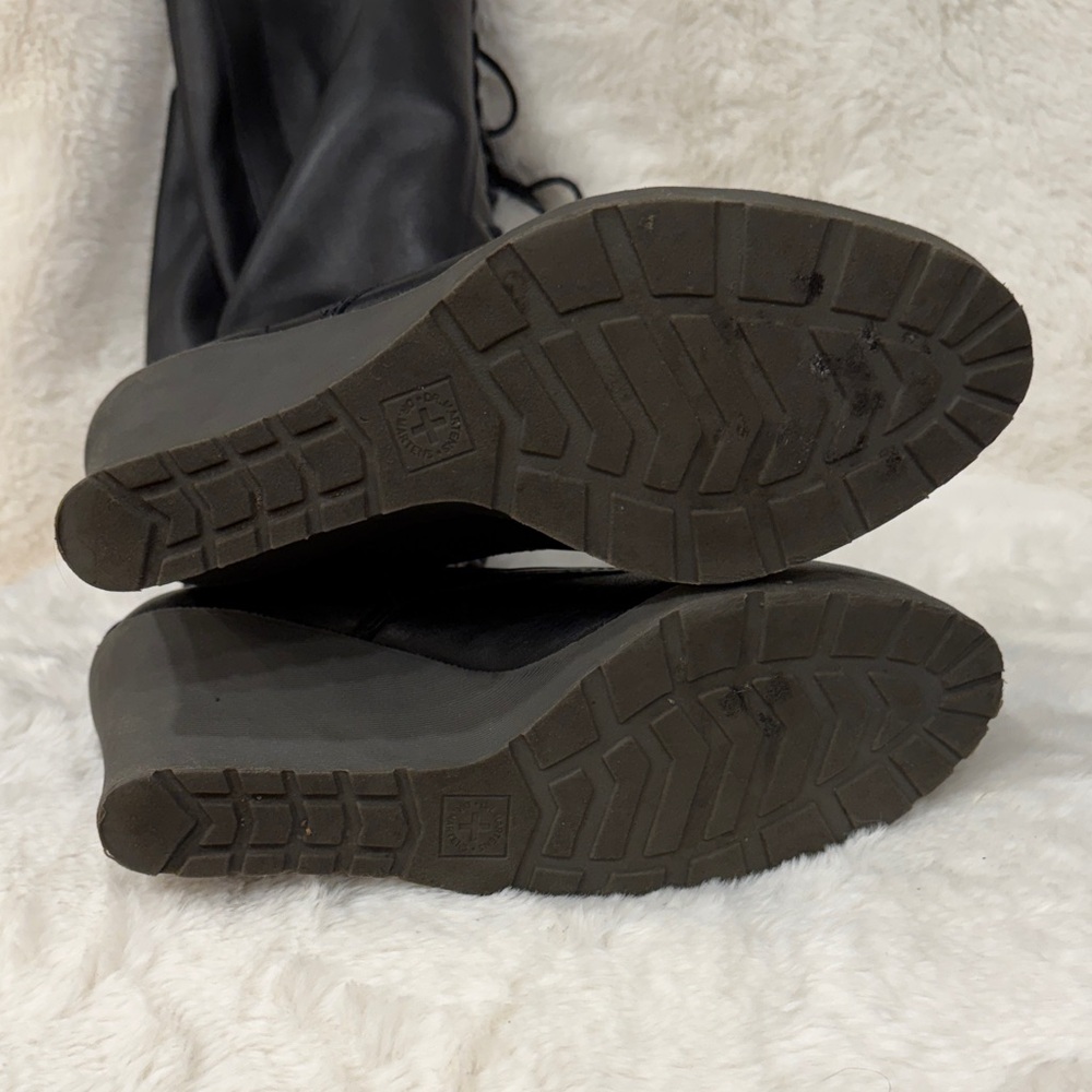 Dr. Martens Black Lace-Up Boots - Picture 5 of 6